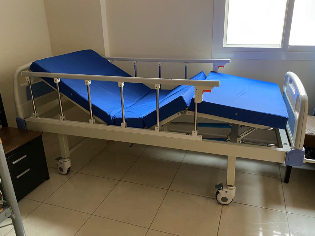 Trister Full Fowler Manual Hospital Bed (2 Functions) with mattress